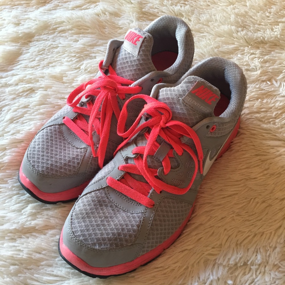 Nike sneakers || size 10